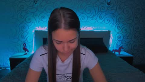 Snapshot of alexabarkley chatting on December 2024 03:26:01 AM angel online show from December 2024 03:26:01 AM