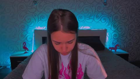 Snapshot of alexabarkley chatting on December 2024 04:28:02 AM angel online show from December 2024 04:28:02 AM