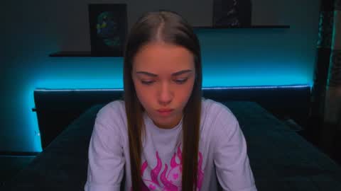 Snapshot of alexabarkley chatting on December 2024 03:06:01 AM angel online show from December 2024 03:06:01 AM