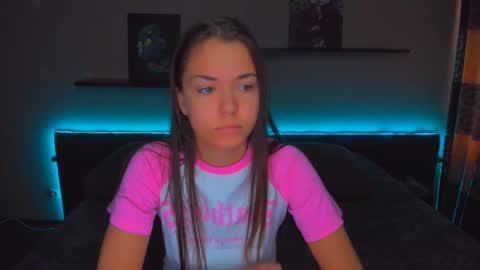 Snapshot of alexabarkley chatting on October 2025 12:30:02 AM angel online show from October 2025 12:30:02 AM