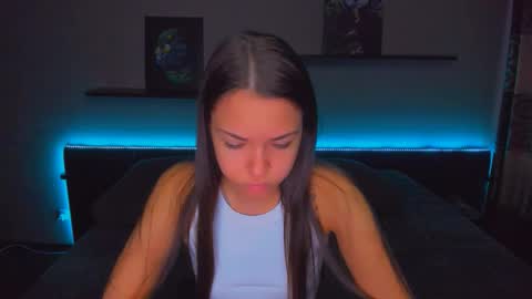 Snapshot of alexabarkley chatting on October 2025 12:20:01 AM angel online show from October 2025 12:20:01 AM