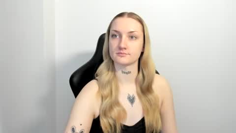 Snapshot of alexafragile chatting on June 2026 11:51:02 AM Alexa online show from June 2026 11:51:02 AM