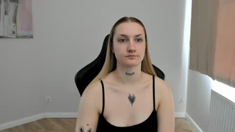 Snapshot of alexafragile chatting on July 2026 11:48:02 AM Alexa online show from July 2026 11:48:02 AM