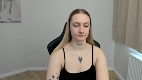 Snapshot of alexafragile chatting on July 2026 11:23:02 AM Alexa online show from July 2026 11:23:02 AM