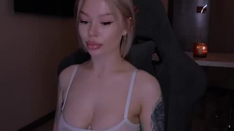 Alexa Mason online show from November 2025 02:23:02 AM