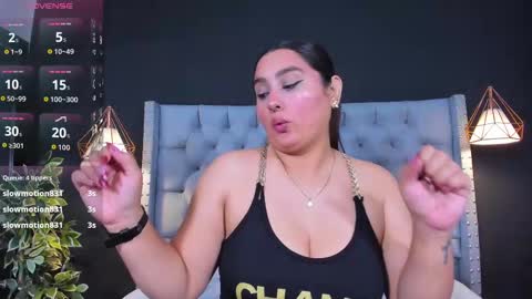 Snapshot of alexamora__ chatting on September 2025 11:32:01 AM C A M I L A online show from September 2025 11:32:01 AM