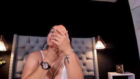 Snapshot of alexamora__ chatting on October 2025 10:57:02 AM C A M I L A online show from October 2025 10:57:02 AM