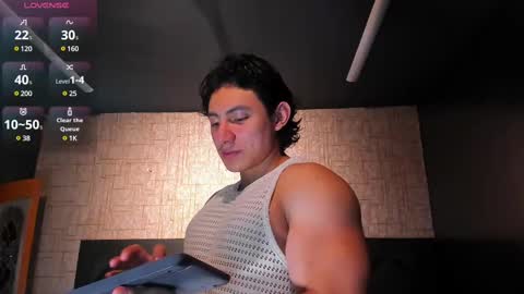 Snapshot of alexander_classy chatting on February 2025 01:33:01 AM Alex online show from February 2025 01:33:01 AM