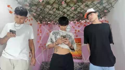 chicos hot online show from December 2025 07:21:01 PM