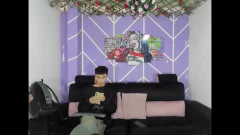 chicos hot online show from April 2026 01:16:01 PM