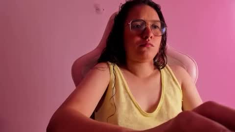 alexandra clauss online show from November 2025 04:40:01 PM