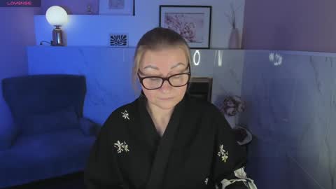 Alexandra online show from January 2025 07:39:02 PM