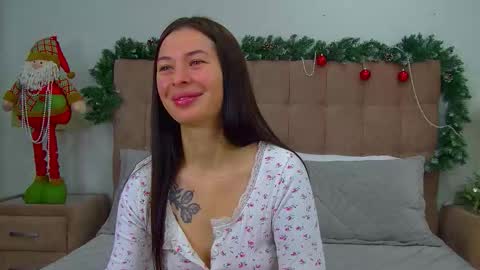 AlexandraBloom online show from December 2025 06:27:01 PM