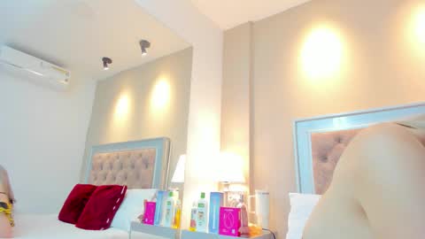 Alexa online show from December 2025 04:39:01 AM