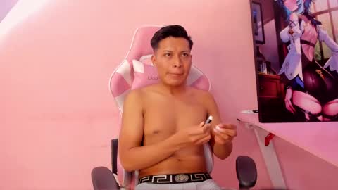 Alexdennus online show from April 2026 06:09:01 PM