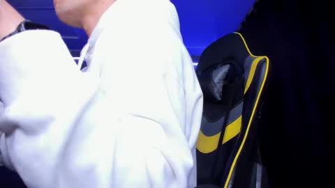 alexgiraldo__ online show from October 2025 02:45:02 AM