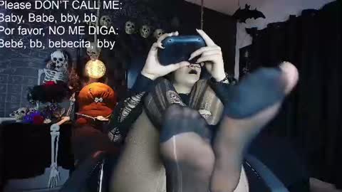 Snapshot of alexhoe_ chatting on July 2026 06:25:02 PM Alex online show from July 2026 06:25:02 PM