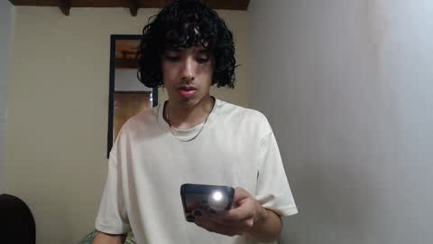 Snapshot of alexis21_ chatting on October 2025 01:49:01 AM Alexis online show from October 2025 01:49:01 AM