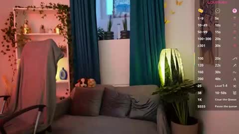 Snapshot of alexis_luv_ chatting on October 2025 02:13:01 PM Alexis online show from October 2025 02:13:01 PM