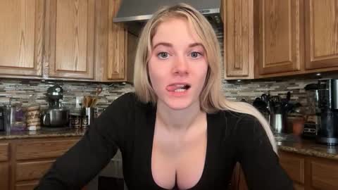 alexispaige06 online show from February 2026 07:01:01 PM