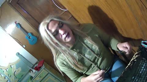 alexiss699 online show from December 2024 12:27:01 PM