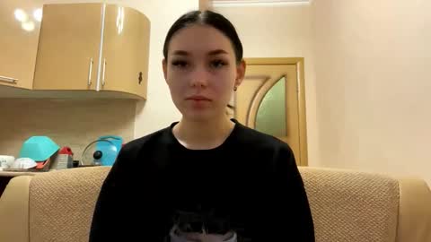 Snapshot of alexisschiess chatting on November 2025 02:18:01 PM Karolina online show from November 2025 02:18:01 PM