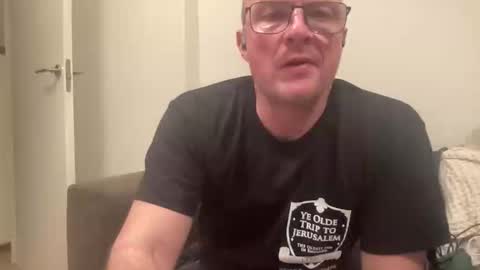 Snapshot of alexmale281 chatting on December 2025 01:00:01 AM MrAM online show from December 2025 01:00:01 AM