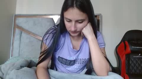 alex y luisa online show from April 2026 02:33:02 PM