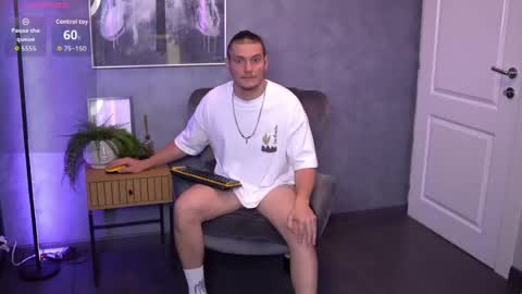 Snapshot of alexwildexx chatting on July 2026 10:32:02 AM Alex online show from July 2026 10:32:02 AM