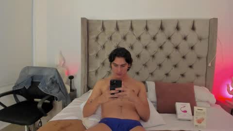 Alexxander Hall online show from September 2025 01:40:02 AM