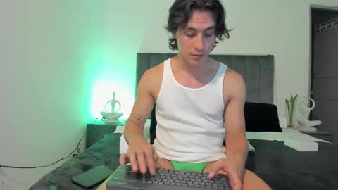 Alexxander Hall online show from September 2025 10:35:01 PM