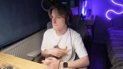 Alexycutie online show from April 2026 07:31:01 PM