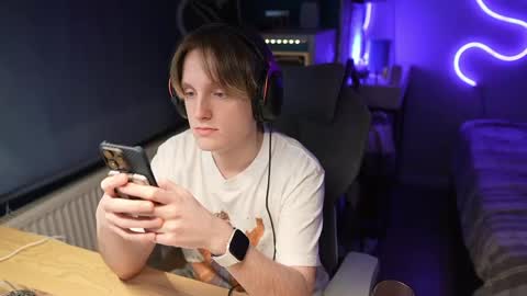 Alexycutie online show from April 2026 09:41:02 PM