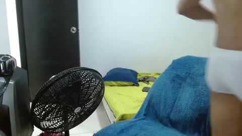 Snapshot of alfred_cantillo chatting on October 2025 06:45:01 AM alfred_cantillo online show from October 2025 06:45:01 AM