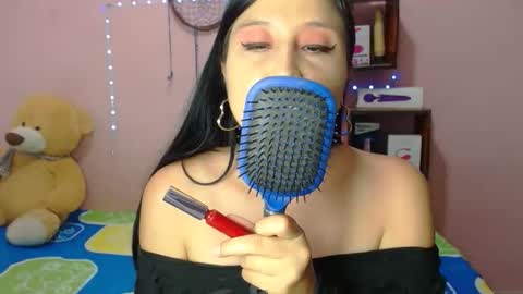 Snapshot of ali_squirt chatting on June 2026 09:15:01 PM alixia online show from June 2026 09:15:01 PM