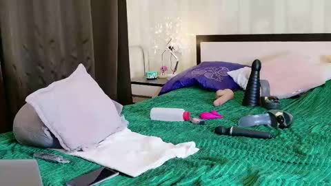 Snapshot of alice69foxy chatting on March 2025 01:20:01 PM Alise online show from March 2025 01:20:01 PM