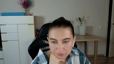 Alice online show from October 2025 07:24:01 PM