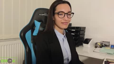 Snapshot of alice_bane chatting on February 2025 08:00:01 PM A R Y A T I A online show from February 2025 08:00:01 PM