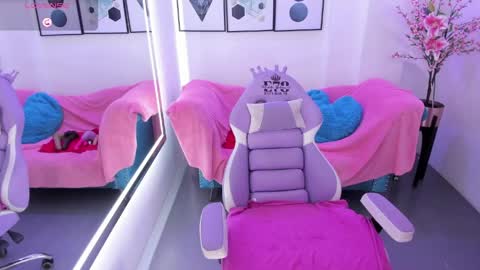 Alice  online show from April 2026 11:55:02 AM