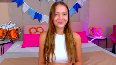 Snapshot of alice_charmy chatting on October 2025 06:23:02 AM Alice in Wonderland online show from October 2025 06:23:02 AM