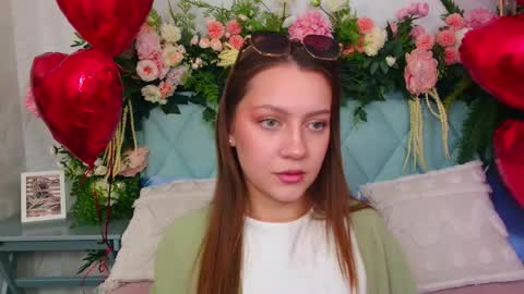 Snapshot of alice_charmy chatting on February 2026 05:39:02 PM Alice in Wonderland online show from February 2026 05:39:02 PM