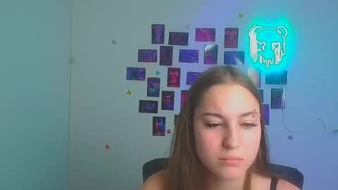 Snapshot of alice_dreamofu chatting on June 2026 11:53:01 AM Alice online show from June 2026 11:53:01 AM