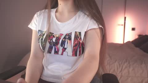 Snapshot of alice_kosmos chatting on December 2024 06:03:02 PM Alice online show from December 2024 06:03:02 PM