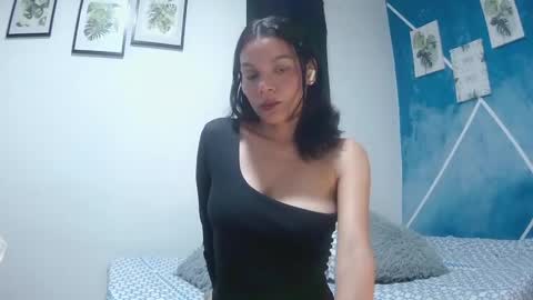 alice_paola online show from June 2026 09:33:01 AM