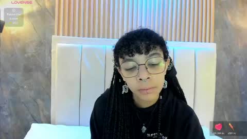 alice_rossi4 online show from May 2026 11:30:02 AM