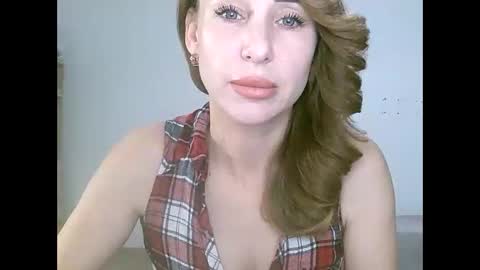 Alice Sewx online show from November 2025 01:32:02 PM