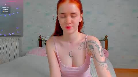 Snapshot of alice_with_freckles chatting on June 2026 10:03:01 AM Alice online show from June 2026 10:03:01 AM