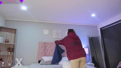 Snapshot of alicecullenn_ chatting on February 2025 10:12:02 AM Alice Cullen online show from February 2025 10:12:02 AM