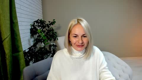Snapshot of alicee__grace chatting on December 2024 10:32:01 PM Alicee online show from December 2024 10:32:01 PM