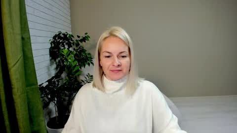 Snapshot of alicee__grace chatting on December 2024 10:28:02 AM Alicee online show from December 2024 10:28:02 AM